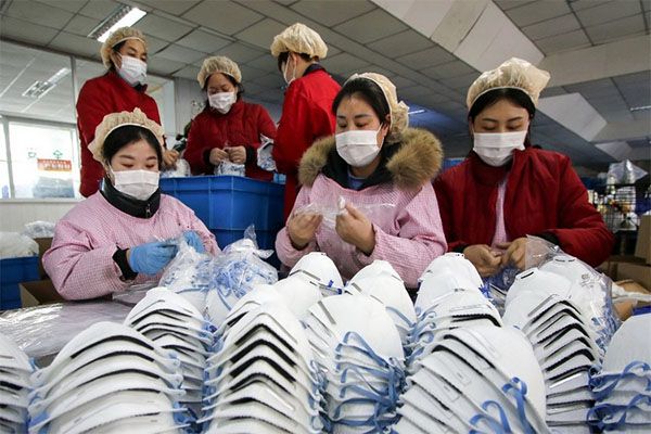 Cách may khẩu trang tại nhà đơn giản nhất – Nên đeo khẩu trang màu gì?