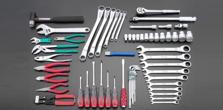 Bộ dụng cụ đa năng sẽ bao gồm nhiều chi tiết, thiết bị có chức năng khác nhau