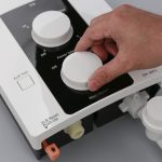 Nút điều chỉnh nhiệt độ của máy nước nóng Panasonic bị hỏng