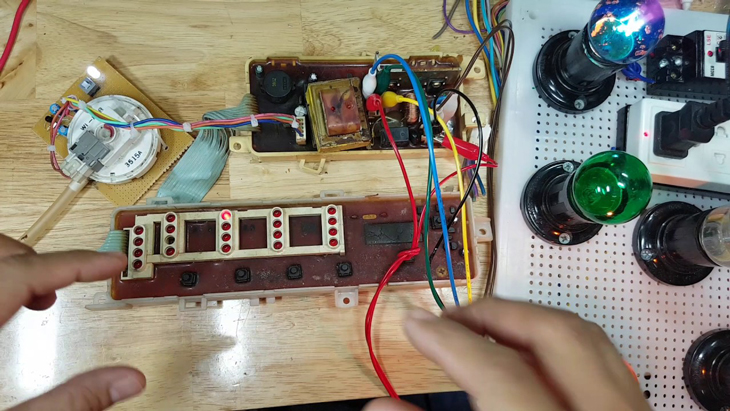 Dây điện điều khiển từ mạch board xuống hệ thống mô tơ bị đứt