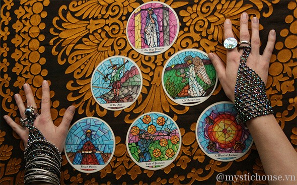 Ý nghĩa lá King of Pentacles Bí mật ẩn sau bộ bài Tarot